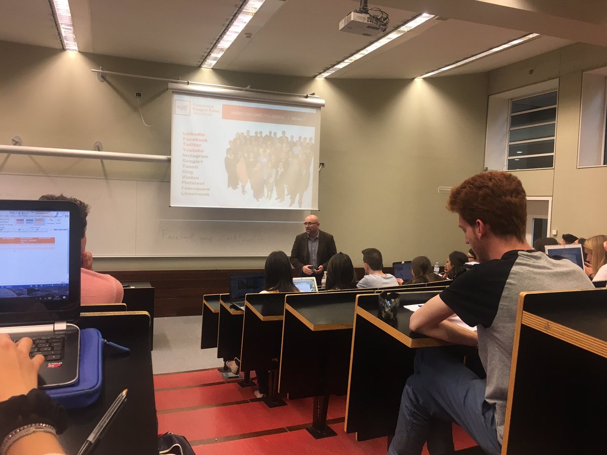 EduardJaumandr1's tweet image. Haciendo una master class con el gran Antoni Porras #mktdupf17 #upf #masterclass