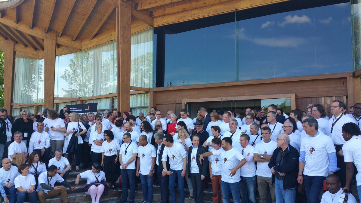 marolleau_anne's tweet photo. 30 ans de la @FondationOrange fêtés au séminaire Cadres et managers du Centre Clients @orangeidf https://t.co/CgbOsqvEAO