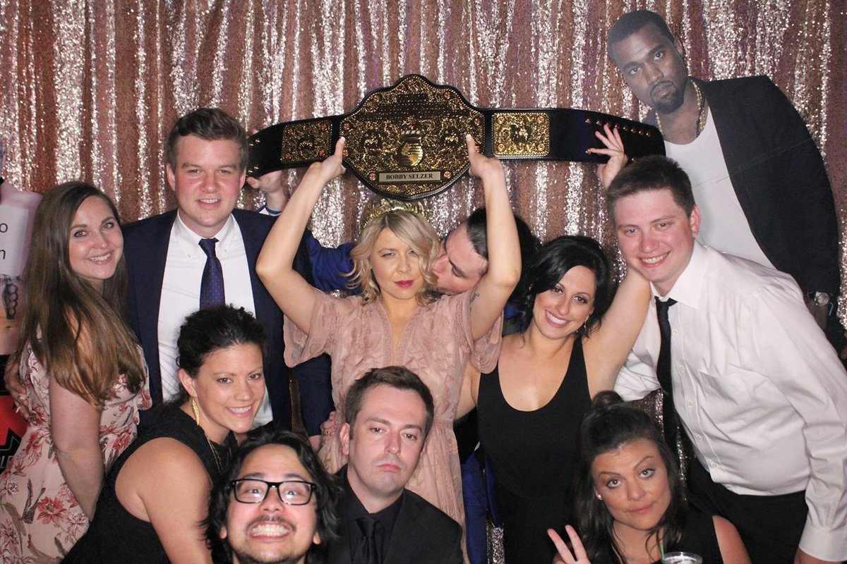 message_miracle's tweet image. Rose Gold Sequins Backdrop in action for #rockstar Wedding Reception 5.13.3017 at @CastleTheatre !!!!