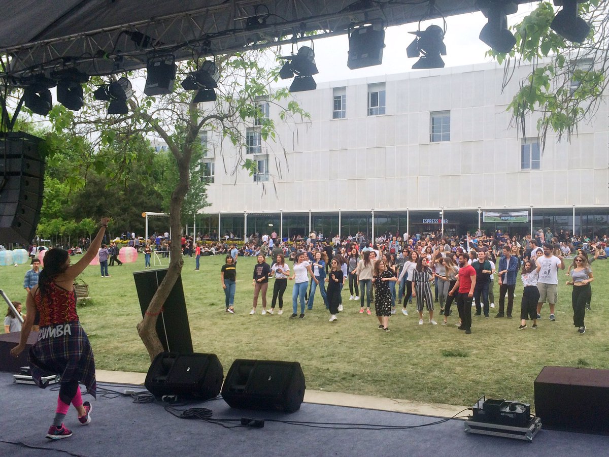 ITU Bee'z Bee'ze festivalinde zumba seanslarımızla sizlerle buluştuk ve çok ama çok eğlendik. Bu güzel enerjiniz için teşekkürler! 🐝💃🏻