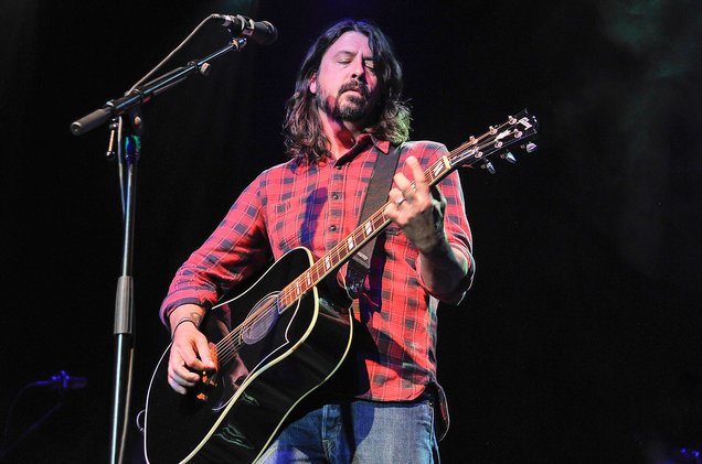 billboard's tweet photo. Watch the Foo Fighters play their brand new song "The Sky Is a Neighborhood" https://t.co/GrSxuRicyY / via @SPIN https://t.co/4OisU4EKg9