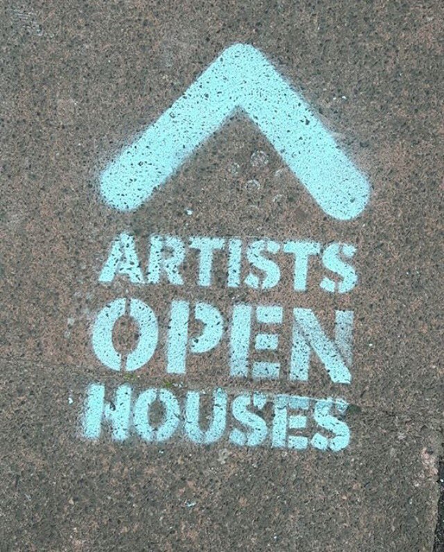 EmmaBennett29's tweet image. If you haven&apos;t done so already...grab hold of 1 of these @artistshouses brochures &amp;amp; follow the signs on the floor. Fab art, Houses &amp;amp; people.