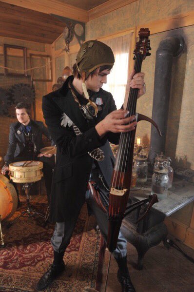 Happy 36th birthday to the man, the myth, the legend, dallon weekes. 