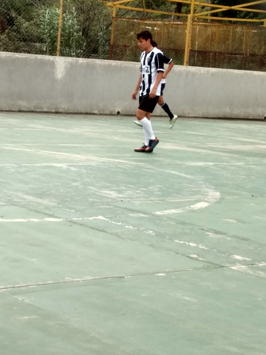 RosenmullerFc's tweet photo. Esos sí son delanteros, no como los que tenemos en casa.
Atte: Betanzos.

Perdón, Pichón, nos hackearon. https://t.co/9ZTFWCVzrm