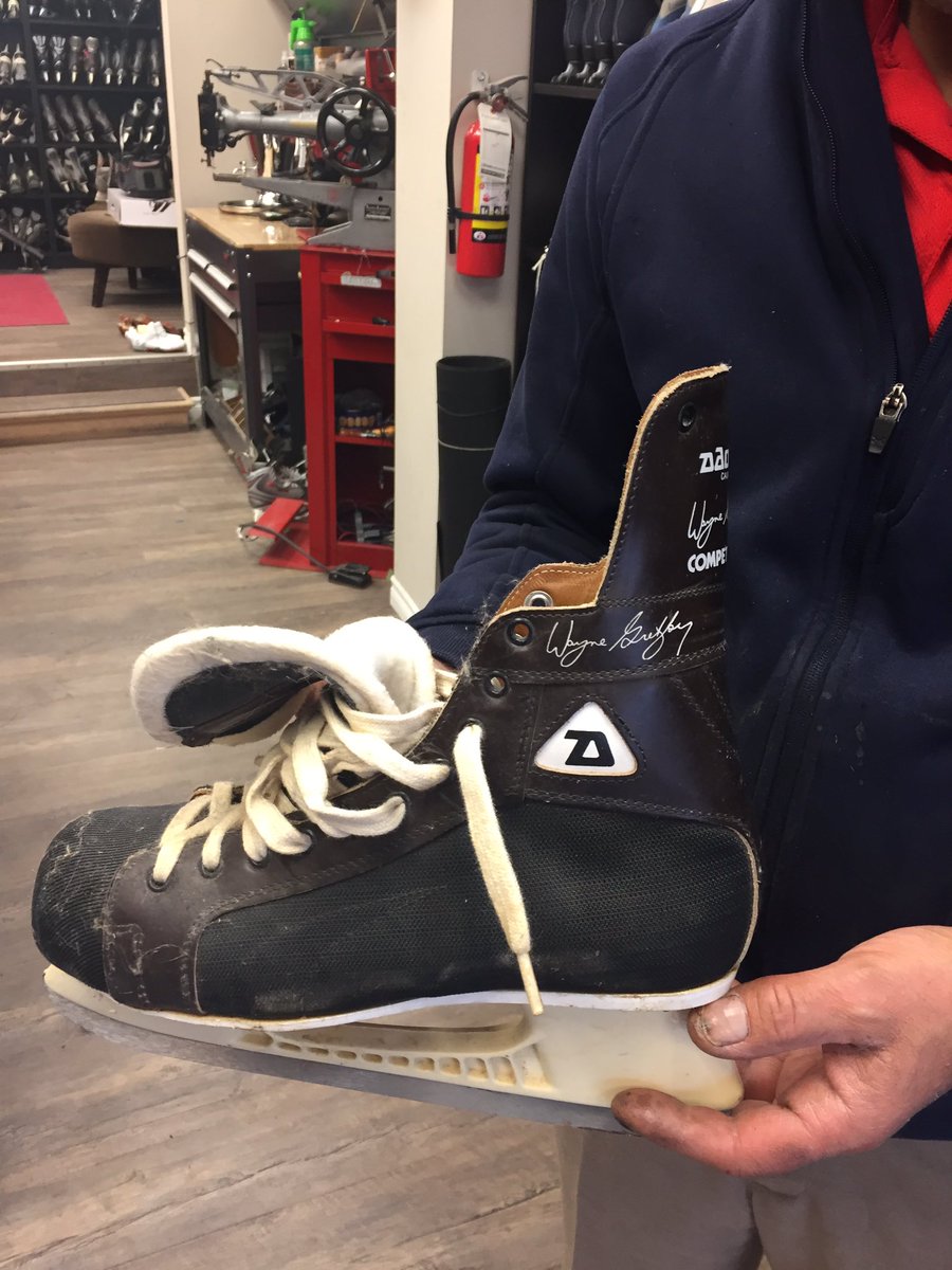 TigersJrA's tweet image. Vic&apos;s shoe repair in @Town_of_Aurora with a @OfficialGretzky Daoust Skates awesome stuff @OJHLOfficial @JimThomson33 @GeoffDaweAurora #99