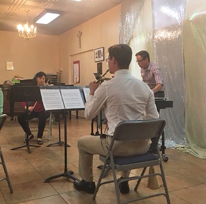 ZsCafe_ChbrMus's tweet photo. The event's final work, @ClareShore's 'Angels from the Sand' received its premiere by Mei Mei Luo, @ericruckerwvu and Jacob DiEdwardo https://t.co/WdaLeySvQi
