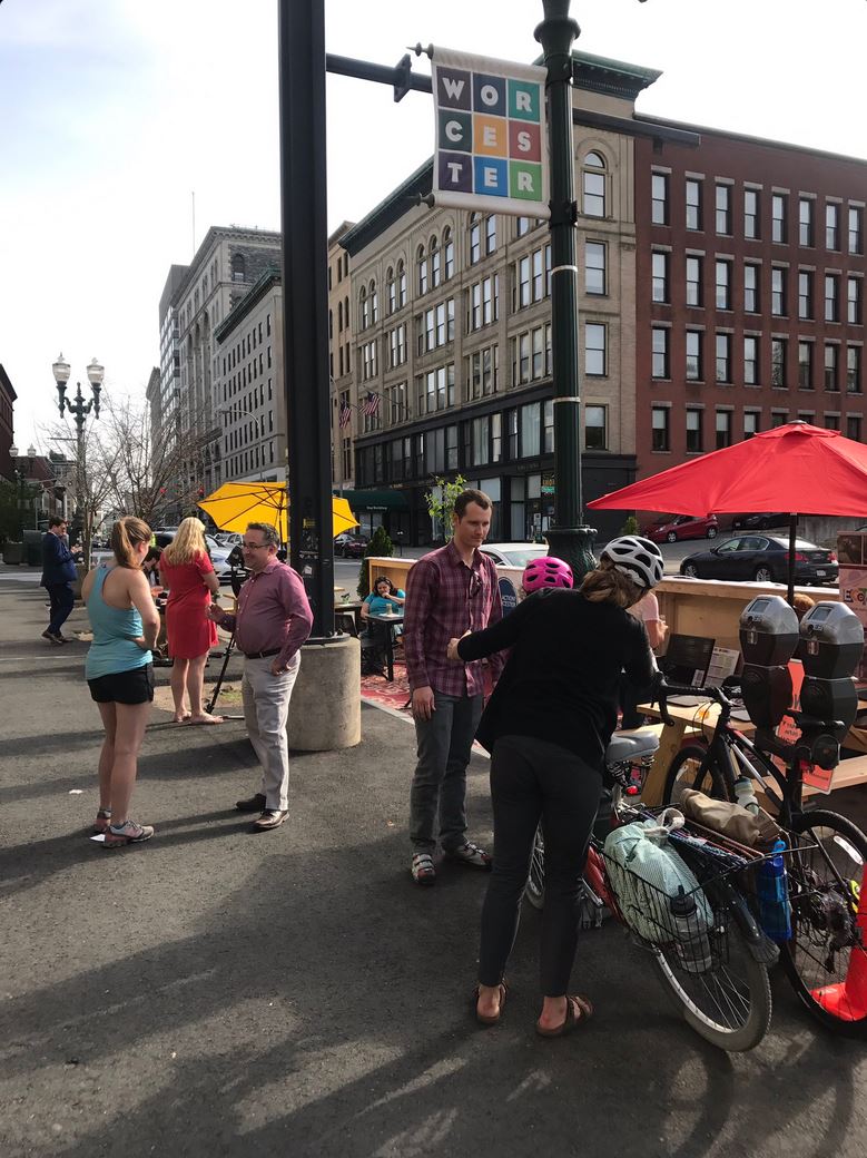 7hwheel's tweet photo. Worcester pop-up parklet @deadhorse_hill @janeswalk #JaneWeek2017 open til 8, near our fave bike climb: George St https://t.co/7CzFQKawIn https://t.co/3UdIEKitu3