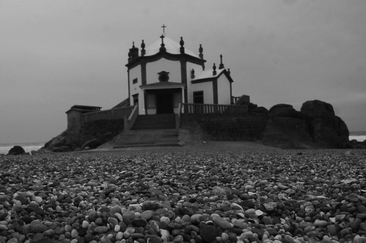 RaurinoMonteiro's tweet photo. #porsol #spedra #photo #jornalistadeimagens #miramar #turismogaia #capelasenhordapedra #newsport #fotografia #fimdodia @raurino https://t.co/sfE1lST9mG