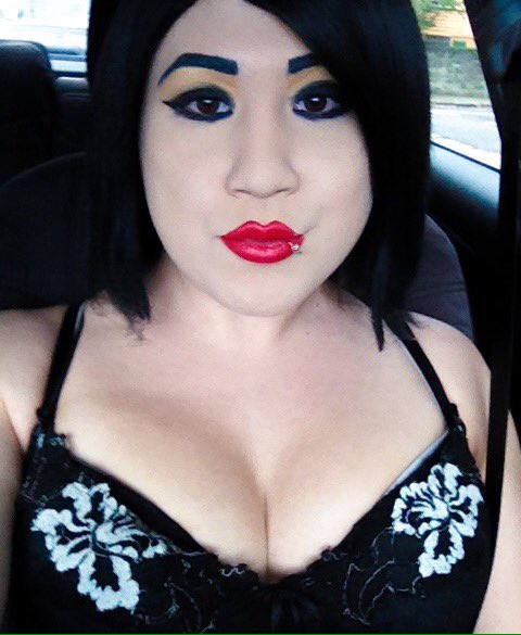 New gold eyeshadow =^_^=