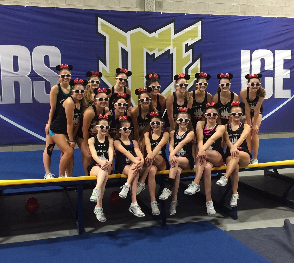 ICE_ALL_STARS's tweet photo. Watch out #summit2017 - Black ICE ⬛️❄️ is forming! 💙💛 #goldblooded #goldstatus #icebarrington https://t.co/j56TX2Kqvk