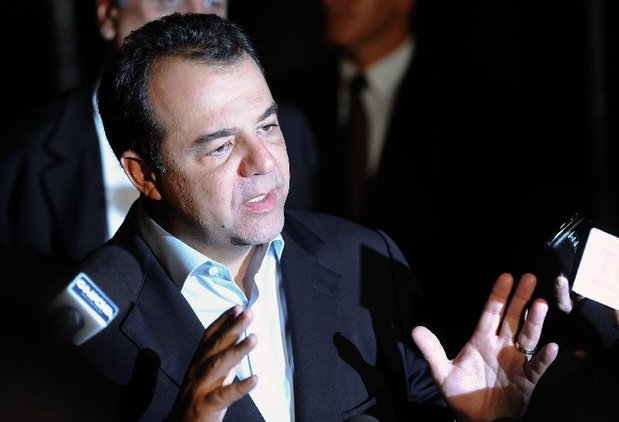 JovemPanNews's tweet photo. Em depoimento no RJ, ex-assessor de Cabral chora e pede prisão domiciliar a juiz: https://t.co/WsOrmjpxFo #Noticias #Politica #Calicute #RJ https://t.co/EEDhI9SE3j