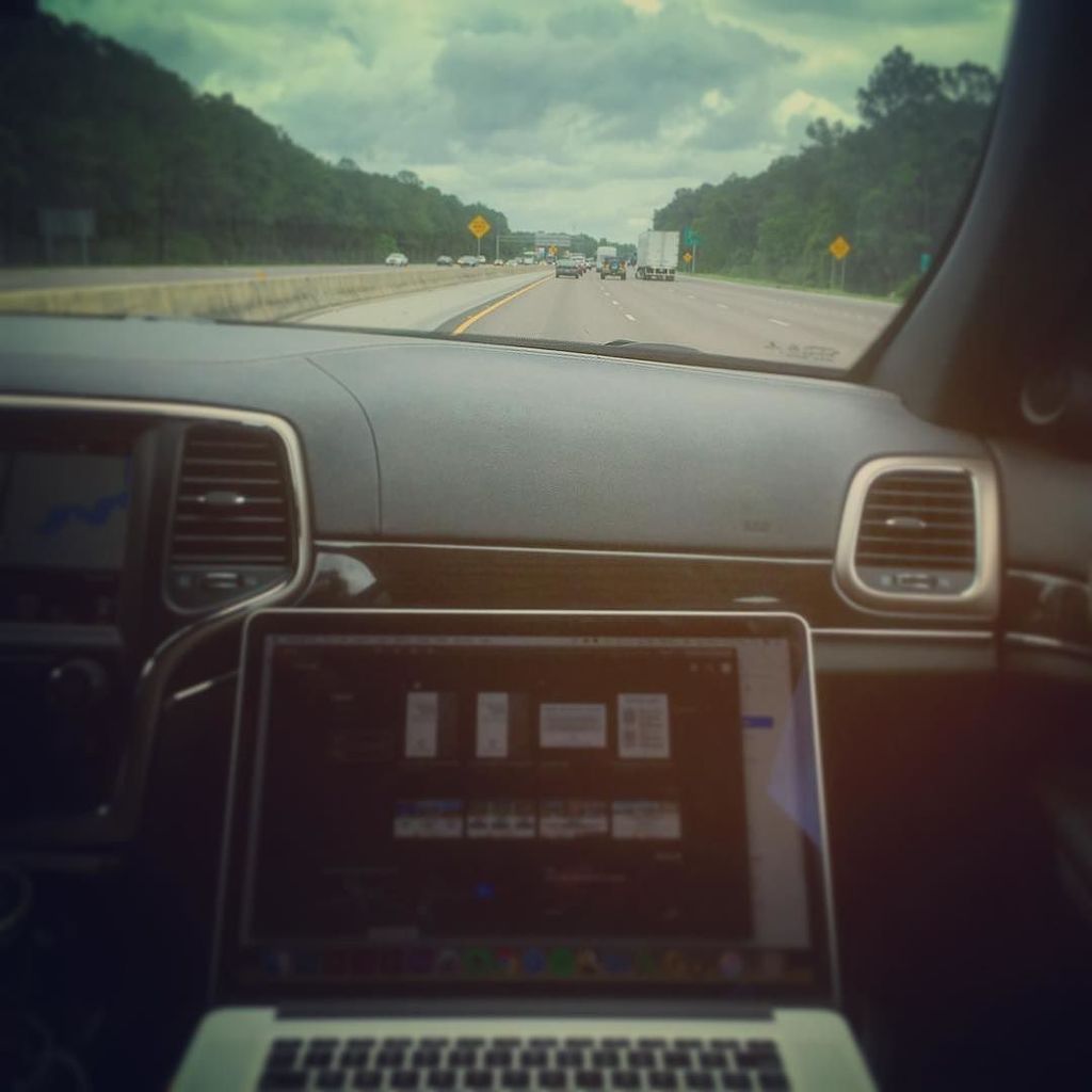 layoutcreative's tweet photo. 'Working from home' as of late... #roadtrip #crosscountry #usa #layoutcreative #freelancedesigner #freelancemarket… https://t.co/1K7WI0dlet https://t.co/0lGT49Dmfu