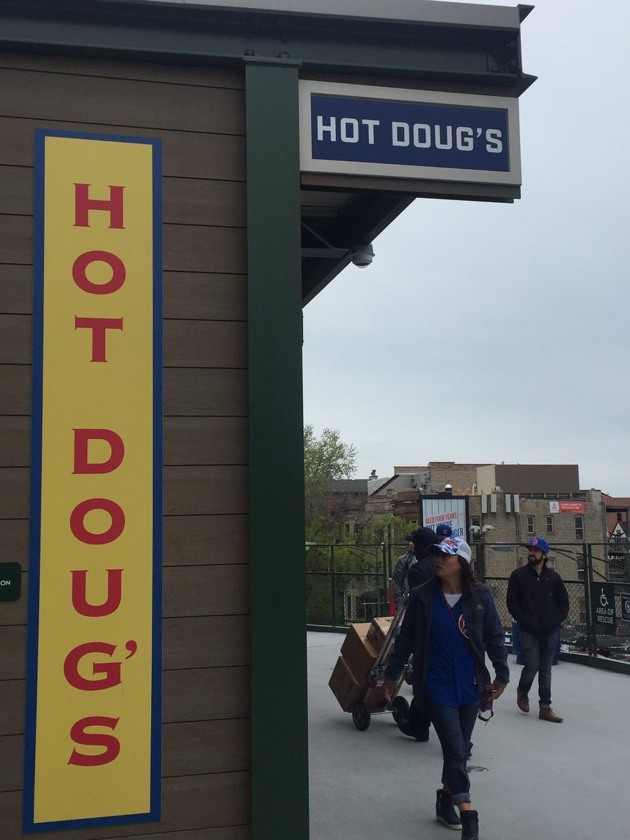 hotdougs's tweet photo. Baseball! Sausage! Go Cubs! See you at #Platform14 #ThatsCub @Cubs @LevyRestaurants https://t.co/wyWaFUCEiA