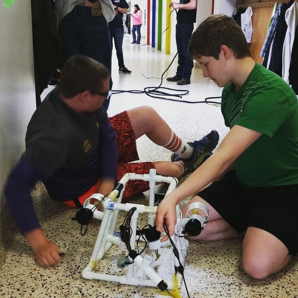 HFM_PTECH's tweet photo. Last-minute preparations of underwater robots for the @matecenter competition this weekend. #CapeCodbound https://t.co/n3SfWzqtSU