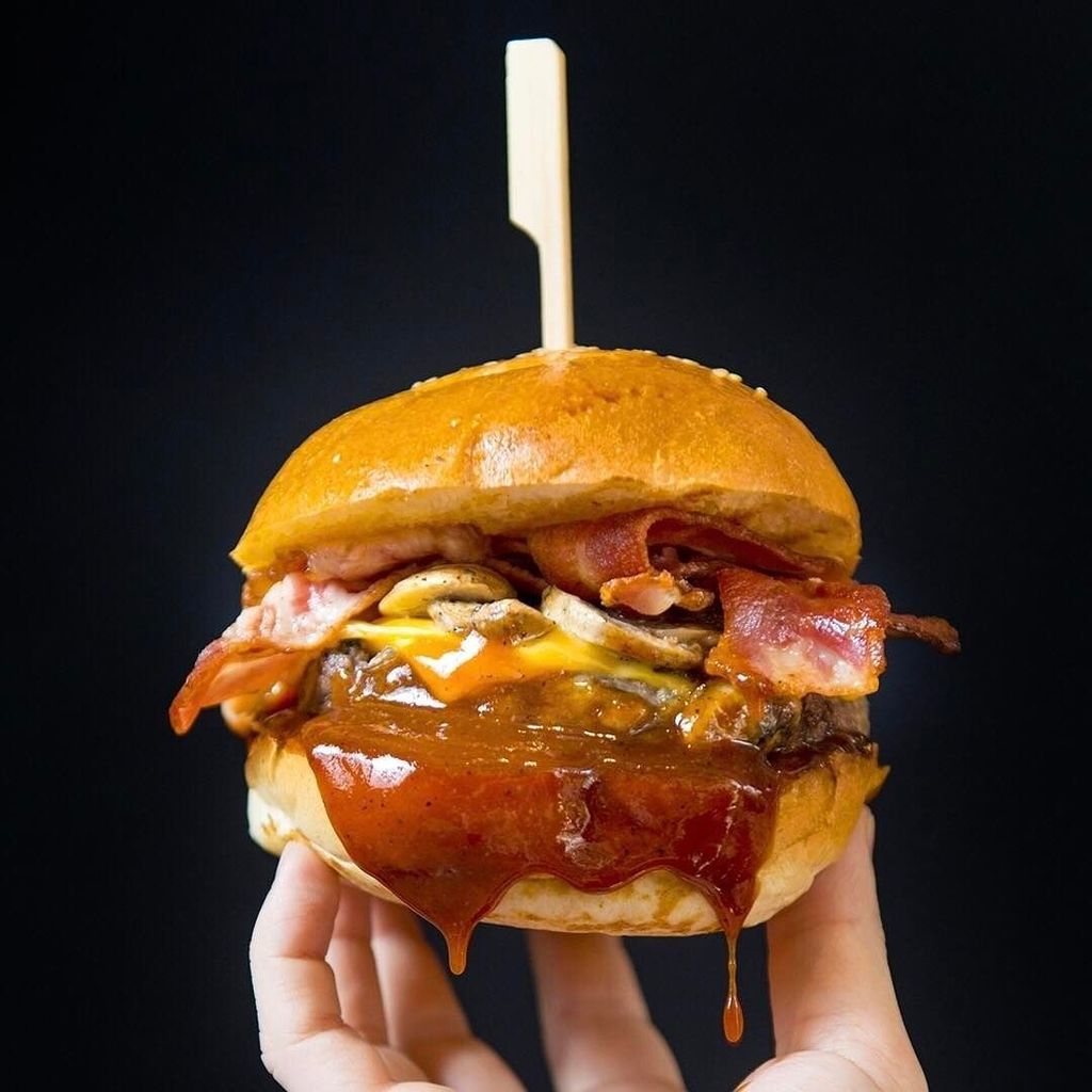 goiko's tweet photo. Así igualito estoy yo, pero babeado por ti #Puchi .
.
#goiko #goikogrill #hamburguesa#burger #goikogram #burgerporn#pornburger #burguer #va… https://t.co/Se8XpwBmuI
