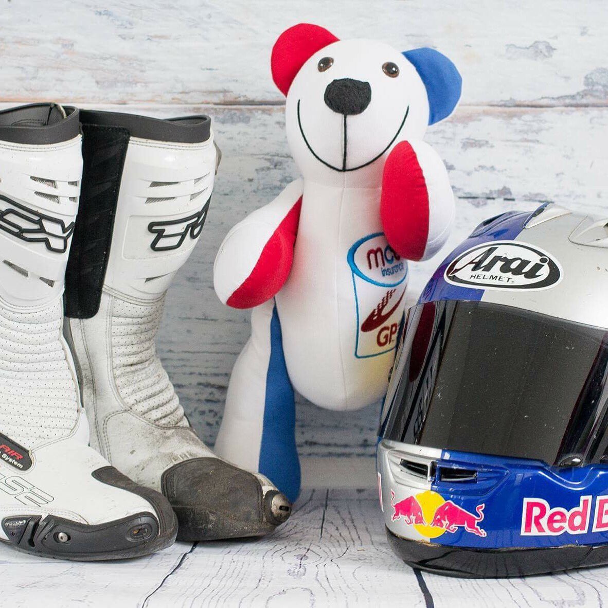 MemoryBearsNI's tweet photo. Northwest 200 we'll be working with @f13kcancer and @Lee_johnston13 to raise money for @MarieCurieNI Keep an eye for a very unique bear!!😊👌 https://t.co/jCWUBuIPbR