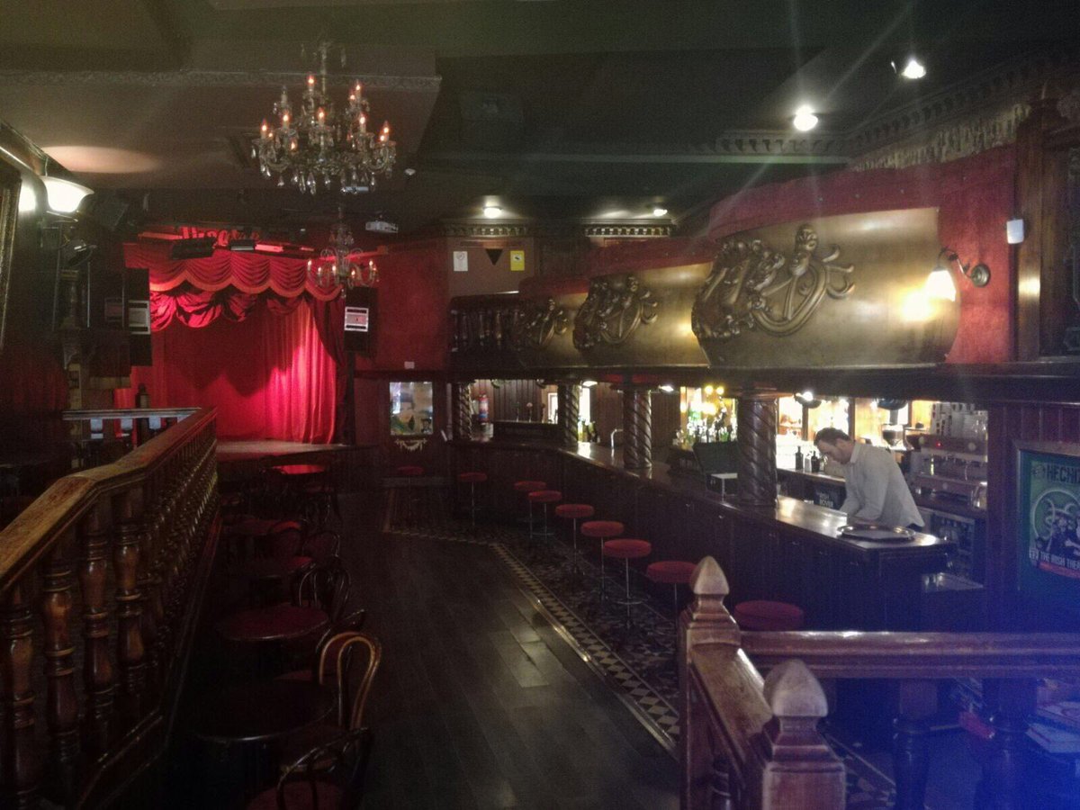 FranJoPeGar's tweet photo. #FarmaForYOUm #AndBeerForUS en The Irish Theatre https://t.co/mxc5Kmha7e