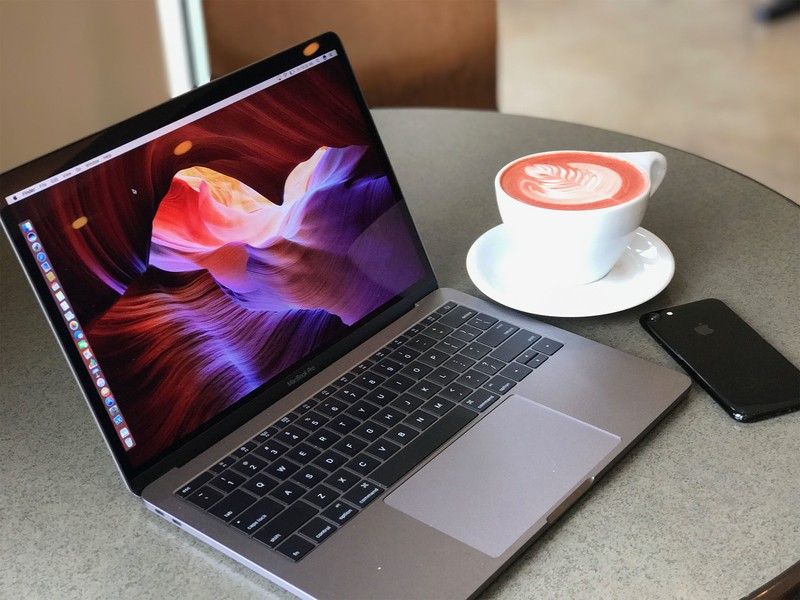 iMore's tweet photo. If you have the latest MacBook Pro, then you'll want to pick up one of these awesome hubs. #portgate https://t.co/nIMwveQgSK https://t.co/XAyIvbMUVD