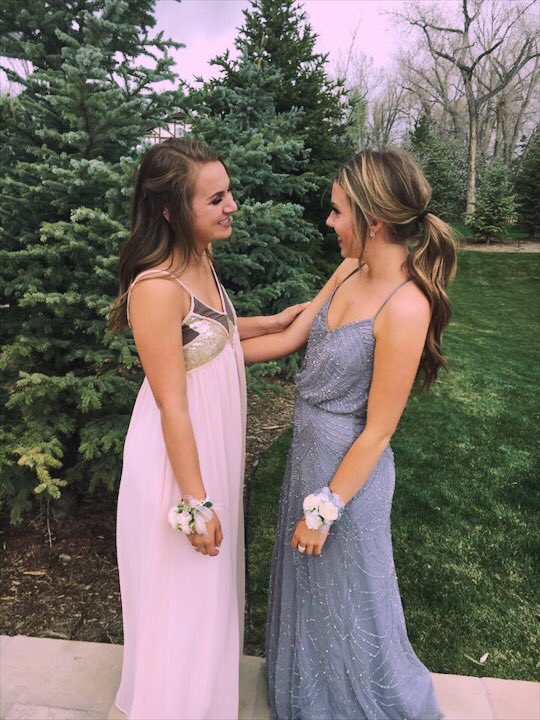linds_schell's tweet photo. happy nineteenth to my best friend💕 you make the world a better place lee lee I love you so much! wish I was there to celebrate🎉🍰 https://t.co/ZiZNGur0KI