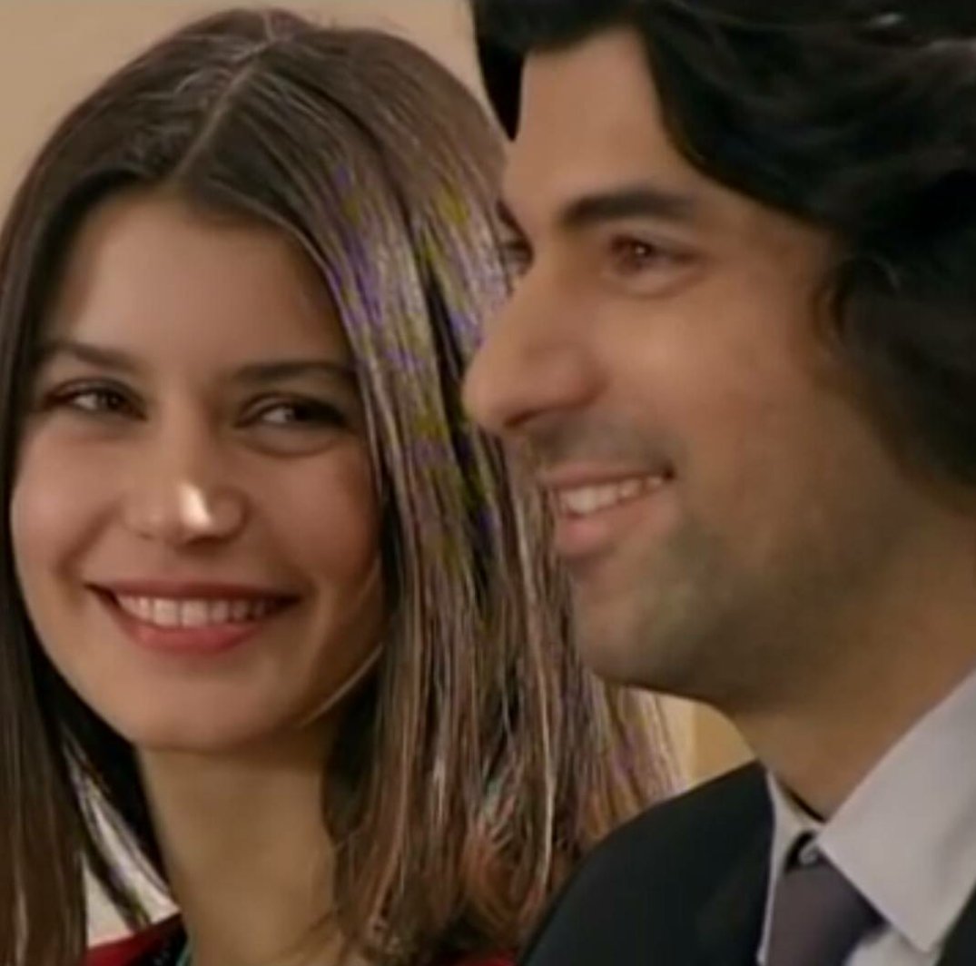 Azizamoslim's tweet photo. #EnginAkyürek
حبنا لك لا يساوم كحب الوطن، كحب الطفل البريء للعب، كزهرة تفتحت في الفلاة، إنجين يا جناحا يطير بنا في الأعالي ولا نأبى النزول https://t.co/bpeVBw9aG1