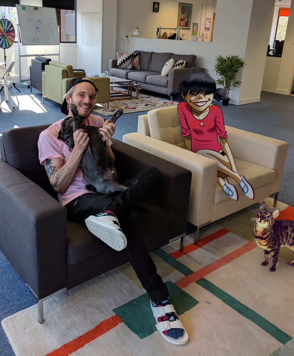 IrrelevantSMH's tweet photo. a #HUMANZ listening party with @pewdiepie❗️(and KATSU)
download NOW❗️👉 https://t.co/ikZREuxQM6 by #pewdiepie via @c0nvey https://t.co/FOSJwKxxno