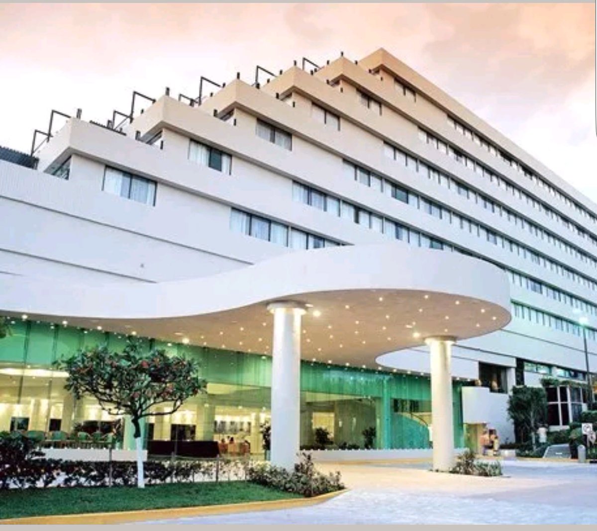 getawaydiscount's tweet photo. Look at this on eBay https://t.co/8oO17Lf5xV #paradise #cancun #Mexico #getaway with @getawaydiscount https://t.co/Nv2oP4kxGJ