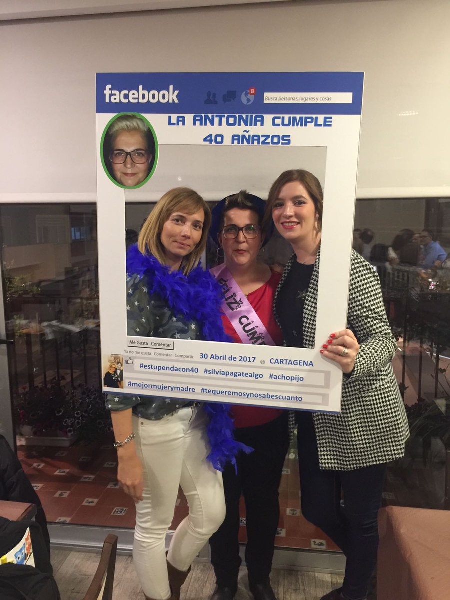 novopaper's tweet photo. Otro marco de #photocall para unas amigas muy #festeras #cumpleaños #fiesta https://t.co/MSasEhBgUN
