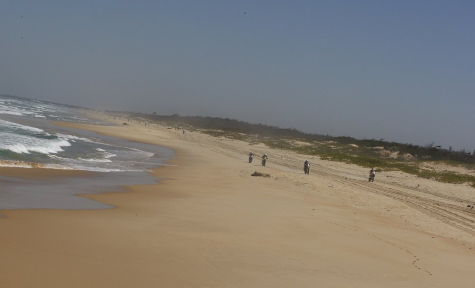 Now we are talking!! Desert as it should be. So glad they (deserts) are not (for now at least) restricted places to play with bikes and car
