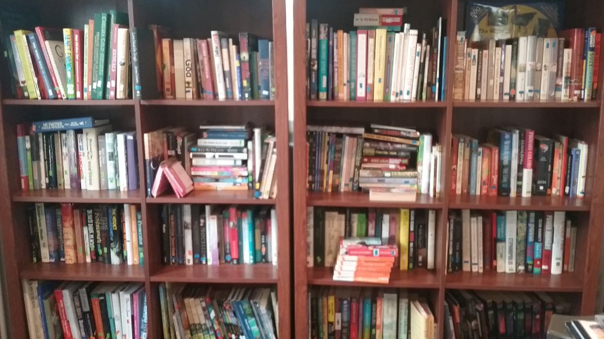 jmbookrecycling's tweet photo. Finding more profit for Divine Resale in their used books.
#profit #resale #usedbooks https://t.co/qMQfztGyas
