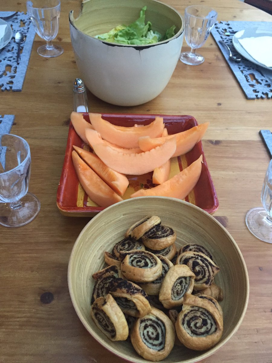 ChristineLigne3's tweet photo. When you don't want to lose face when your son tells you he's hungry and you don't have time to cook that much 🙄...
#IWorkFullTime https://t.co/zNAR7ZwOJh