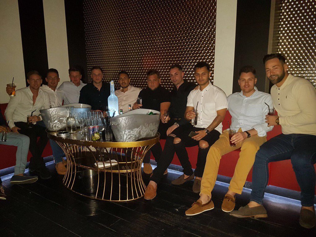 ksparkespt's tweet photo. Safe to say a great time was had by all! @Cirquelesoirdxb 🙌🏻🍾 #Dubai @Stucan4 @L4mby88 @bradleymcgrath https://t.co/MEWnjTEDoS