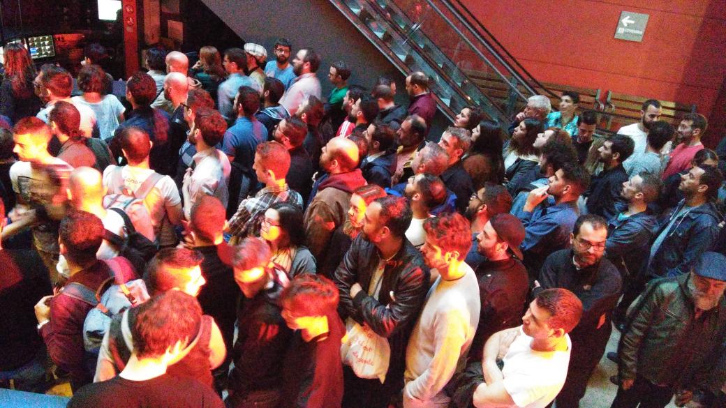 Bestiari1's tweet photo. Quina gentada al @mhistoriacat a la festa de presentació de la imatge del @mostraFire. Cinema + #birra + #LGBT = #party https://t.co/QBCZ4SKqaH