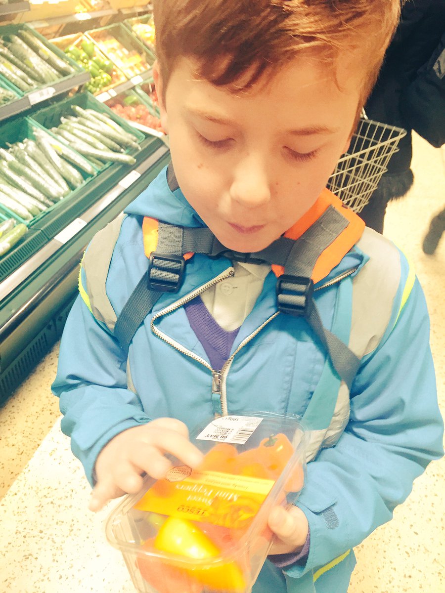 TheHarbourDSP's tweet photo. We are planning out which vegetables we would like in our healthy salad #Organisation #Budgeting #CookingPrep #ShoppingLists @foxfield https://t.co/LrzNIsKXly