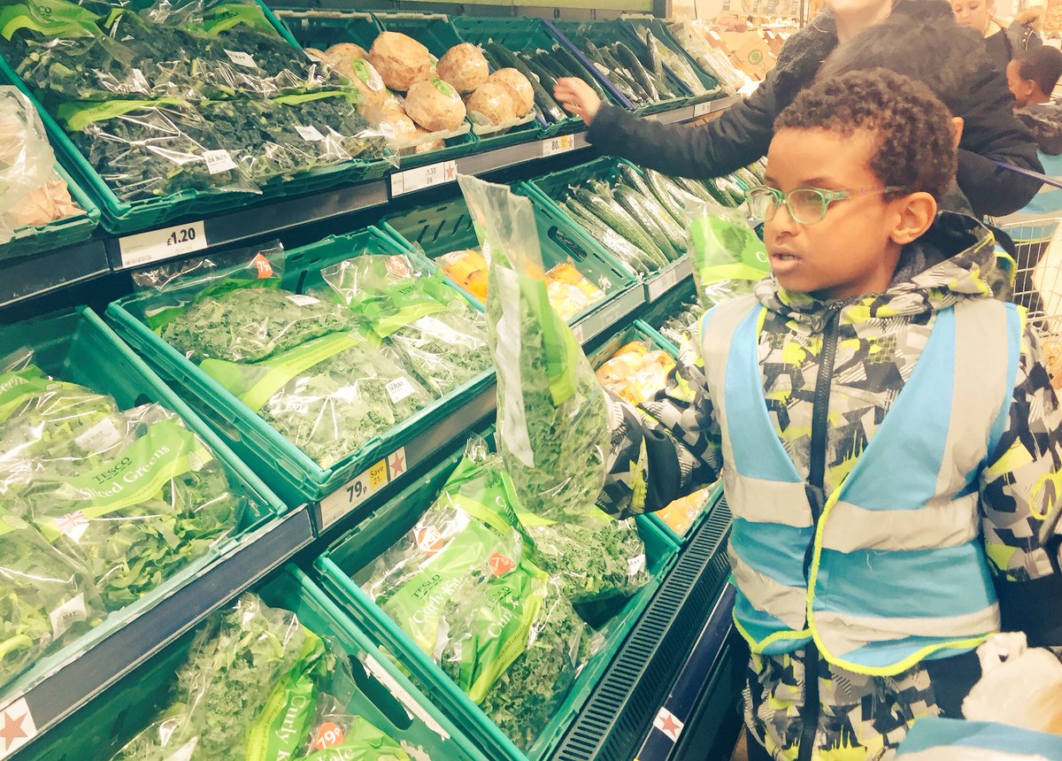 TheHarbourDSP's tweet photo. We are planning out which vegetables we would like in our healthy salad #Organisation #Budgeting #CookingPrep #ShoppingLists @foxfield https://t.co/LrzNIsKXly
