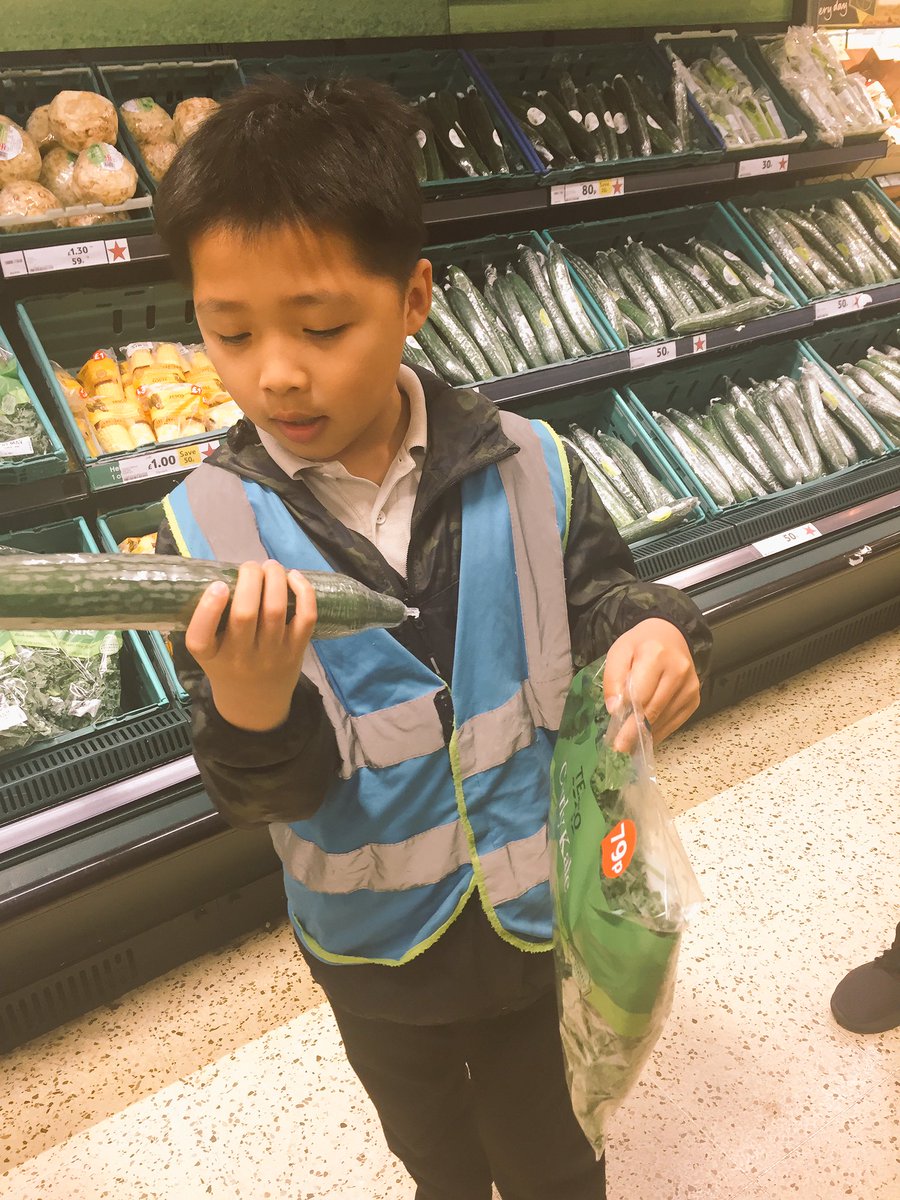 TheHarbourDSP's tweet photo. We are planning out which vegetables we would like in our healthy salad #Organisation #Budgeting #CookingPrep #ShoppingLists @foxfield https://t.co/LrzNIsKXly