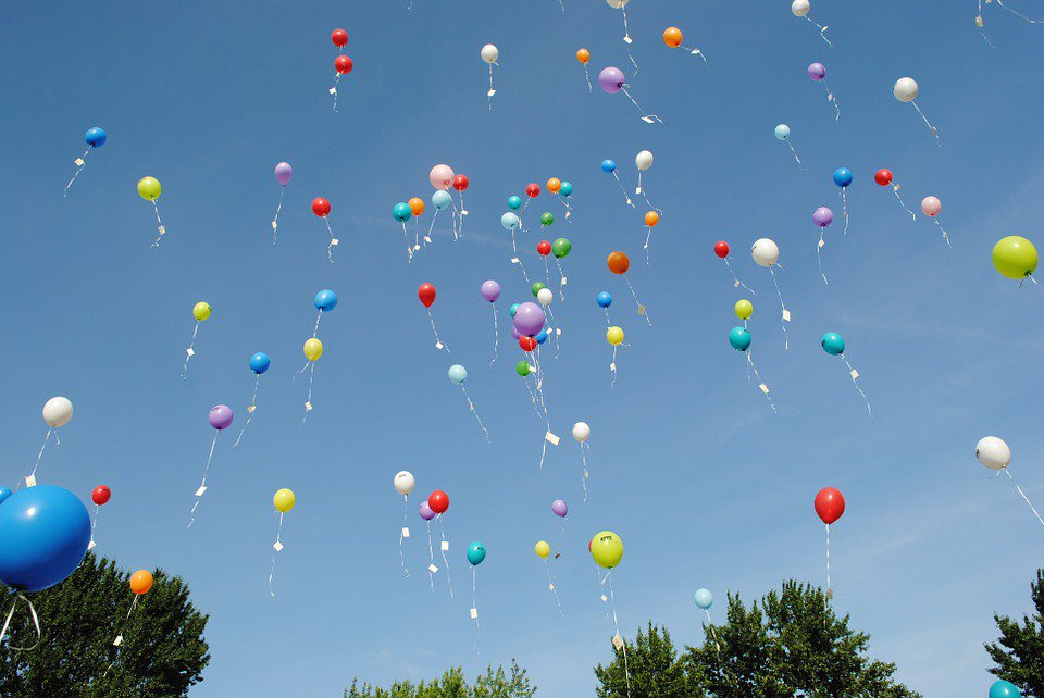'Noordzeestrand ligt vol met resten van ballonnen'. 😠 Ballonnen in de top 5... ln.is/ZfJDe by #Natuurmonument via <a href="/c0nvey/">Convey</a>