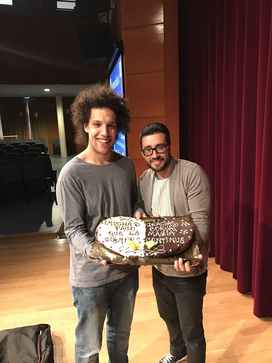 Si el resultado de una #GalaBenefica es una palmera de chocolate que no la puedo coger con dos manos, la cosa marcha bien...