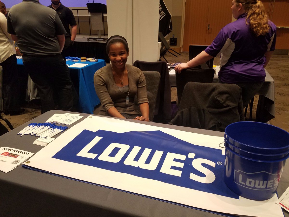 LowesFtWayne's tweet image. @HR4Connected Live from the Veteran's 1st Hiring Fair with future HR Manager
#internaldevelopment #veterans