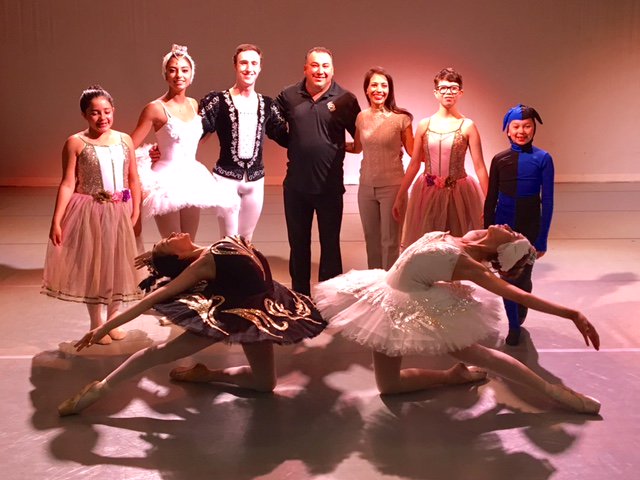 WOAIKABBPhotogs's tweet photo. @CletoRodriguez #WheresCleto had the chance to hang out with @cballetsa as they get ready for their performance this weekend! @KABBFOX29 https://t.co/5YpKp0jc5m