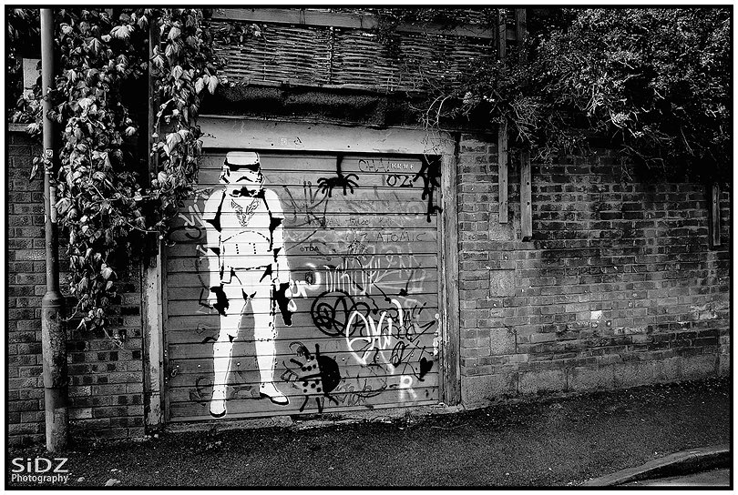 PhotographySidz's tweet photo. Coz it's #StarWarsDay!

#MayTheFourthBeWithYou #StarWars #BristolGraffiti #DarthVader #Stormtrooper https://t.co/bNkKHunCBe