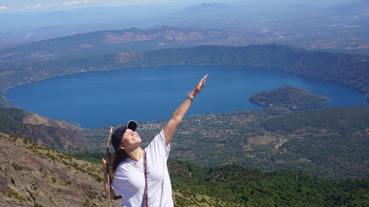 ESATravelSV's tweet photo. Escápate este fin de semana y conoce de cerca la emoción y adrenalina de llegar a lo más alto de un volcán. #EscapadasDeFinde https://t.co/xLGaYEZydN