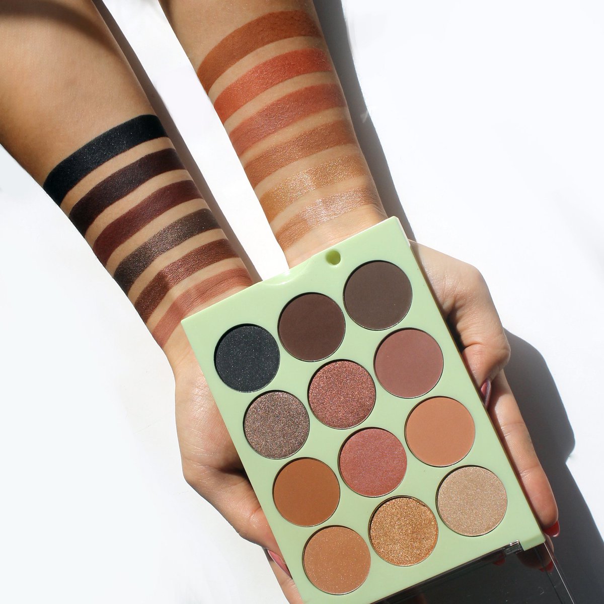PIXIBeauty's tweet photo. The colours in our  #ItsEyeTime palette are @ItsJudyTime 's timeless favourites. #PixiBeauty https://t.co/7RStk8RIO4 https://t.co/Y1qMhBP9Mj