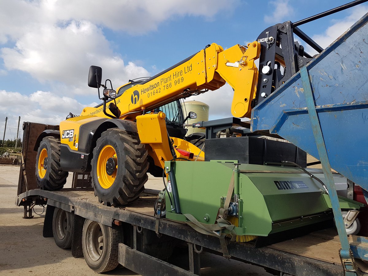New jcb 540 140 with its new DMX sweeper to a new site in morning