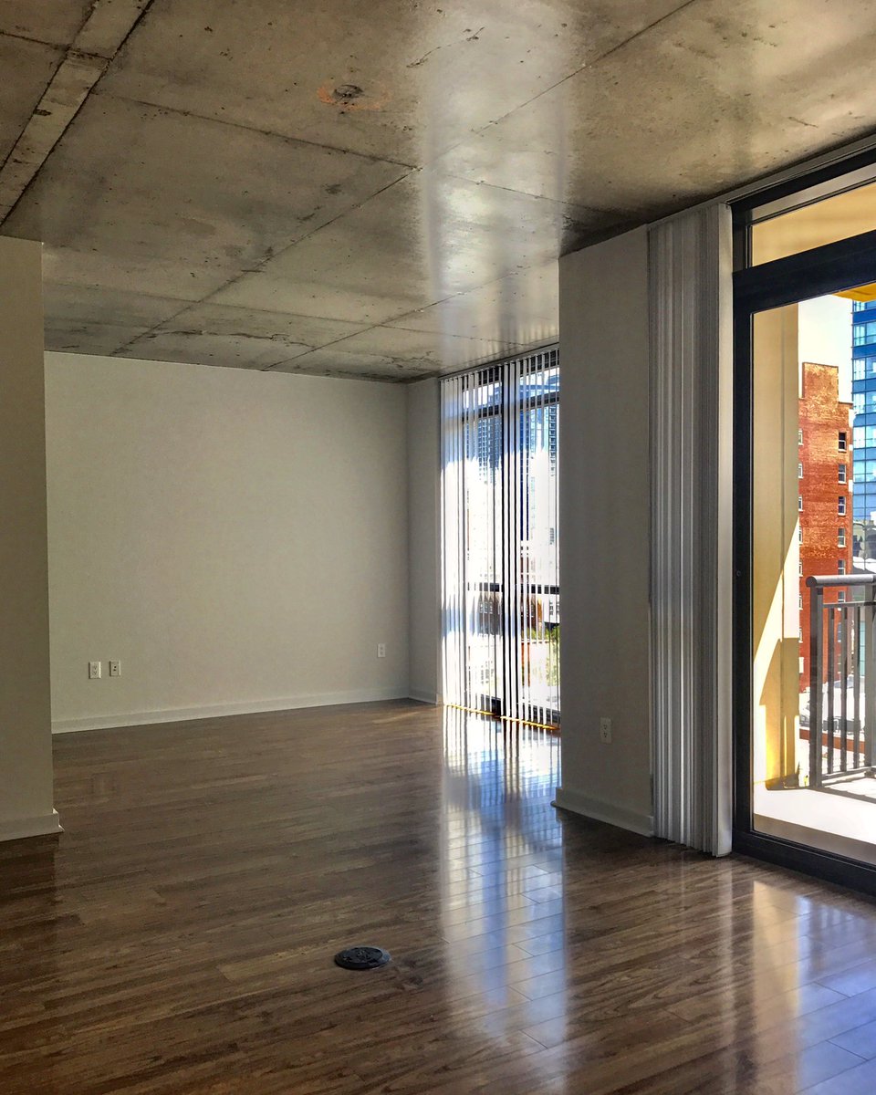 55WestApt's tweet photo. Stop by for a tour of our Chelsea studio apartment home! #55west #studio #studioapt #orlando #downtown #downtownorlando #greystar https://t.co/ldczE0rteo