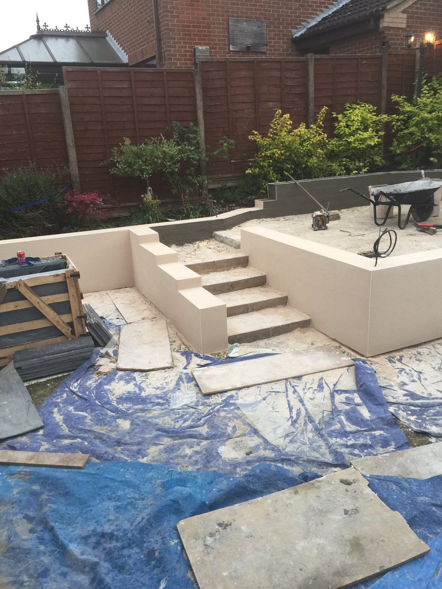Ingrambms's tweet image. #KRend all done in champagne next step slabs #GardenersWorld #builders #render #ipbservices