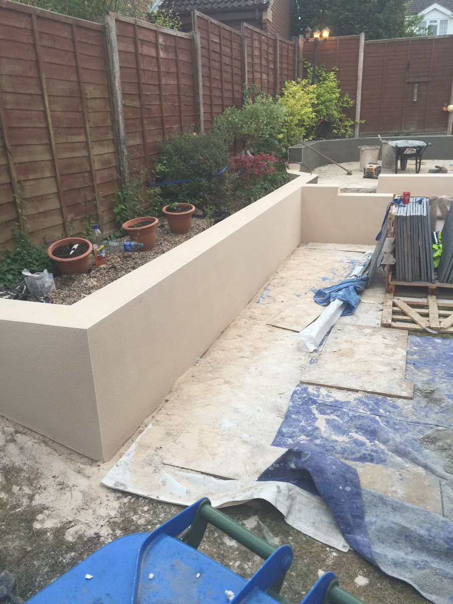 Ingrambms's tweet image. #KRend all done in champagne next step slabs #GardenersWorld #builders #render #ipbservices