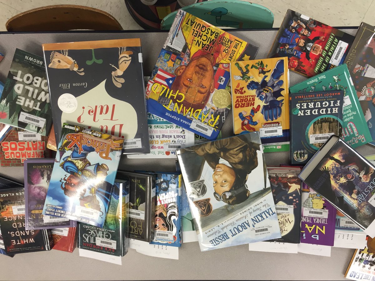 GatesSchoolAB's tweet photo. A new book order has been unpacked in the library! https://t.co/jChDf2Fy6x