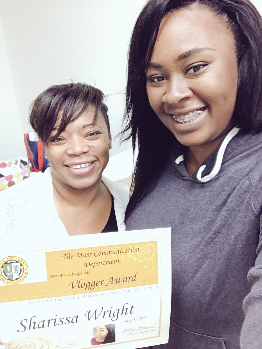 Sharissa_W's tweet photo. Thank you so much @XulaMassComm for the award!! I'm going to miss you all dearly #XULAMassComm https://t.co/GSk9aDCWiP