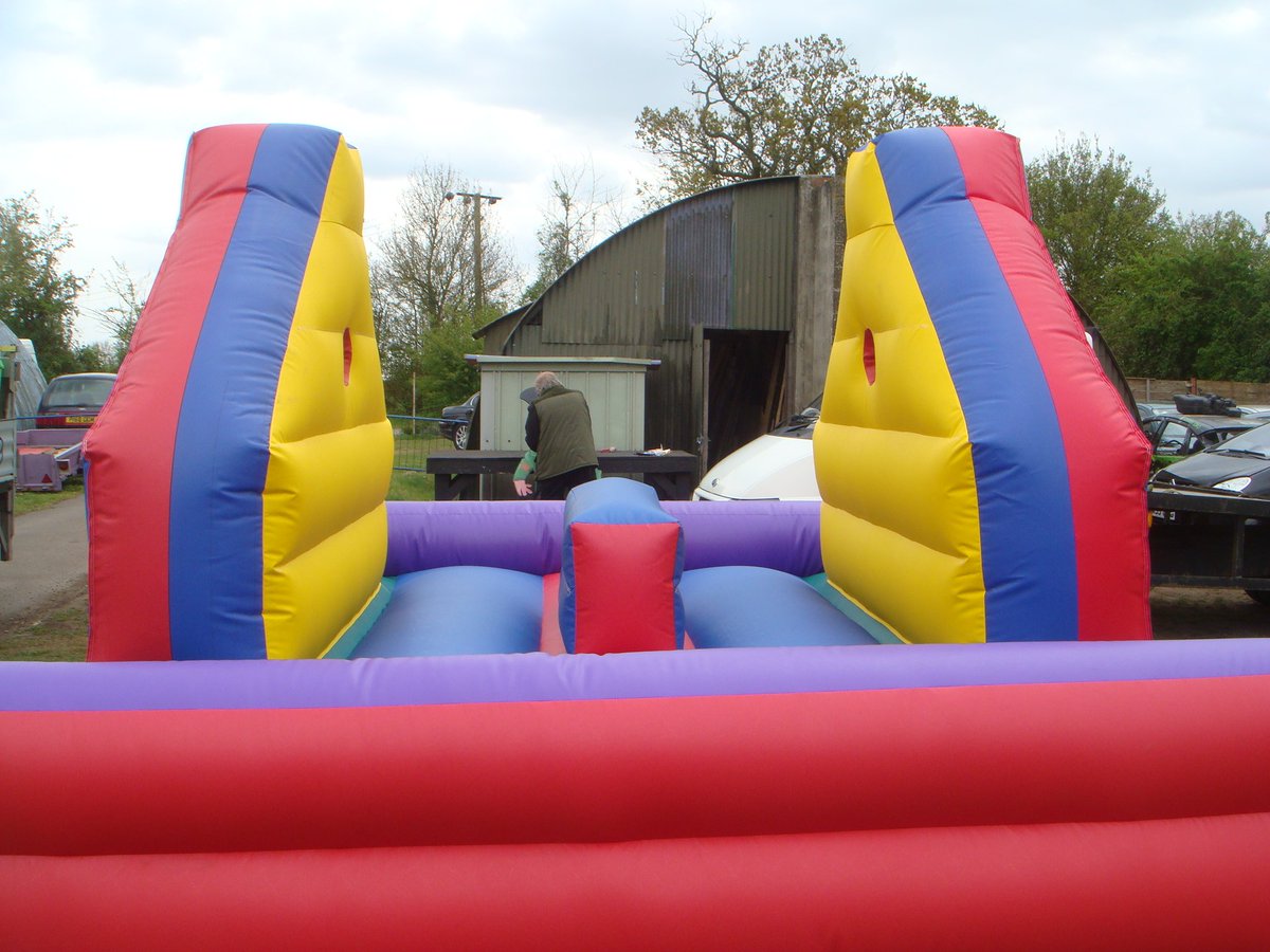 MBA_inflatables's tweet photo. Decided to put walls on pole joust. https://t.co/sNLXPJo3Fp