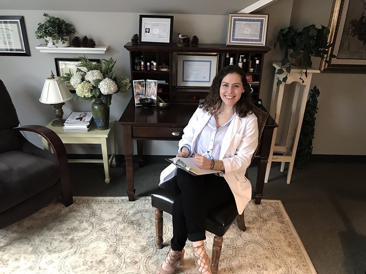 Blue_Harbor_Spa's tweet photo. Greetings! Happy Spring! 🌞 See our FB page Blue Harbor Holistic Spa and Acne Center &amp; Instagram @Blue_Harbor_Holsitic_Spa for the full post https://t.co/IZiI4JPNVc